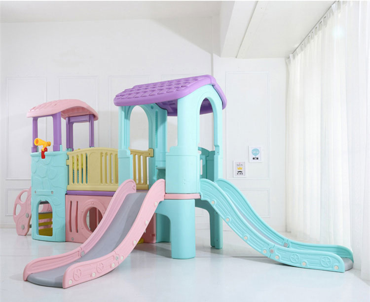 Castal Play House With Slide